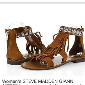 Steve Madden fringe sneakers!! Size 6